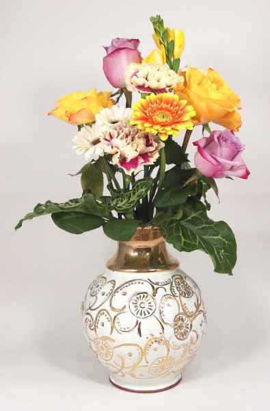 Vase bauchig elfenbein mit Echtgolddekor
